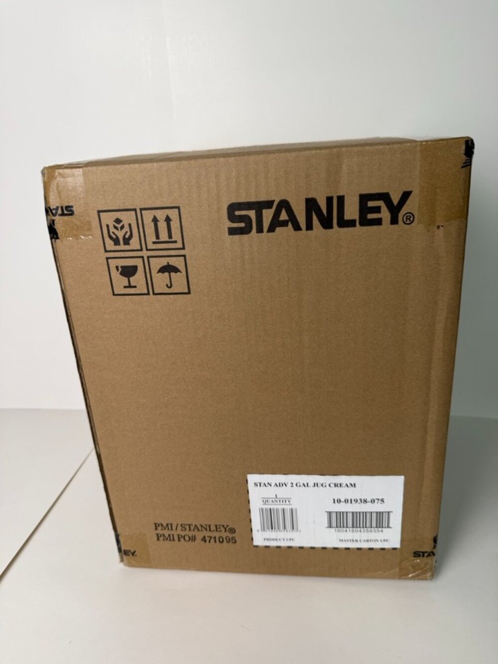 Stanley Adventure Fast Flow 2-Gallon Water Jug Cream Ice Water Dispenser - Picture 10 of 12